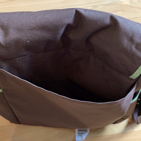 GRACO diaper bag - crossbody/over the shoulder - Picture 12 of 13